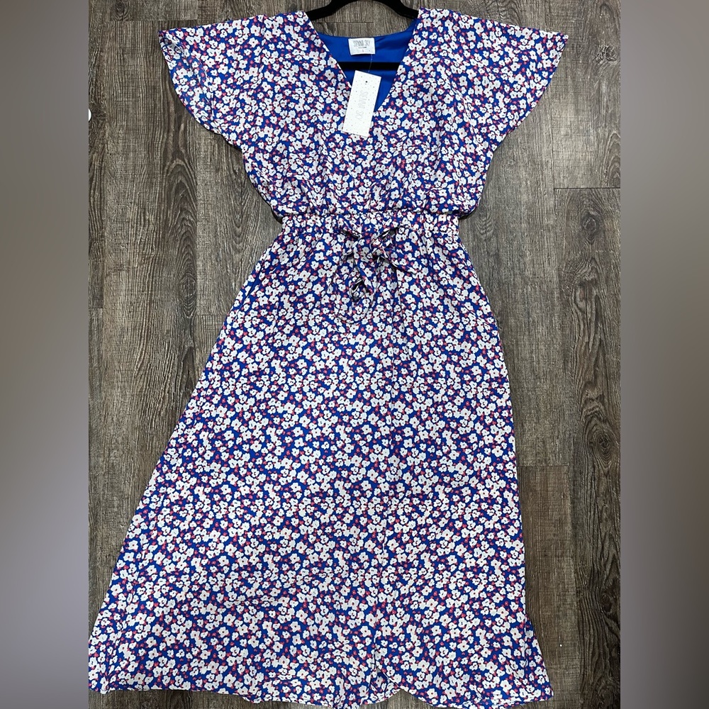 Sienna Sky Blue Midi Dress with White and Red Floral design in size Small